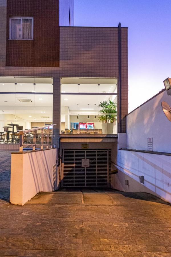 Hotel Malibu Inn กังปินาส ภายนอก รูปภาพ