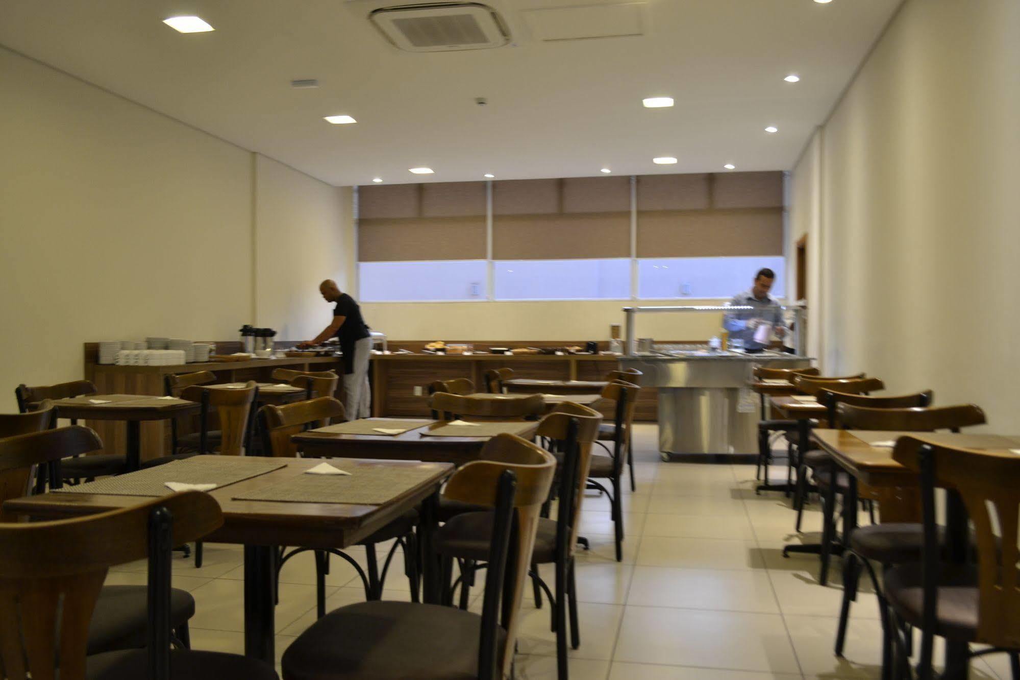 Hotel Malibu Inn กังปินาส ภายนอก รูปภาพ
