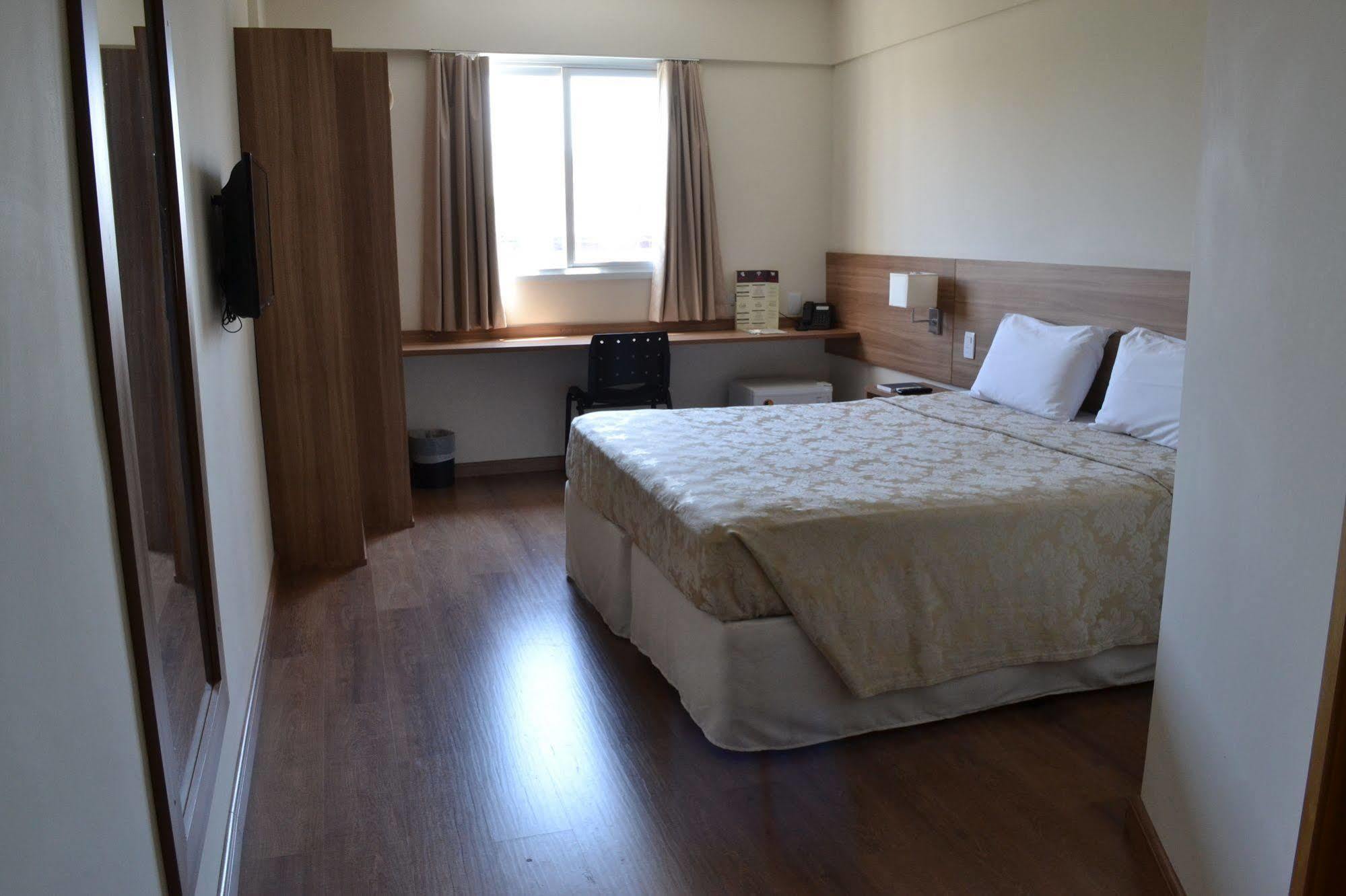 Hotel Malibu Inn กังปินาส ภายนอก รูปภาพ