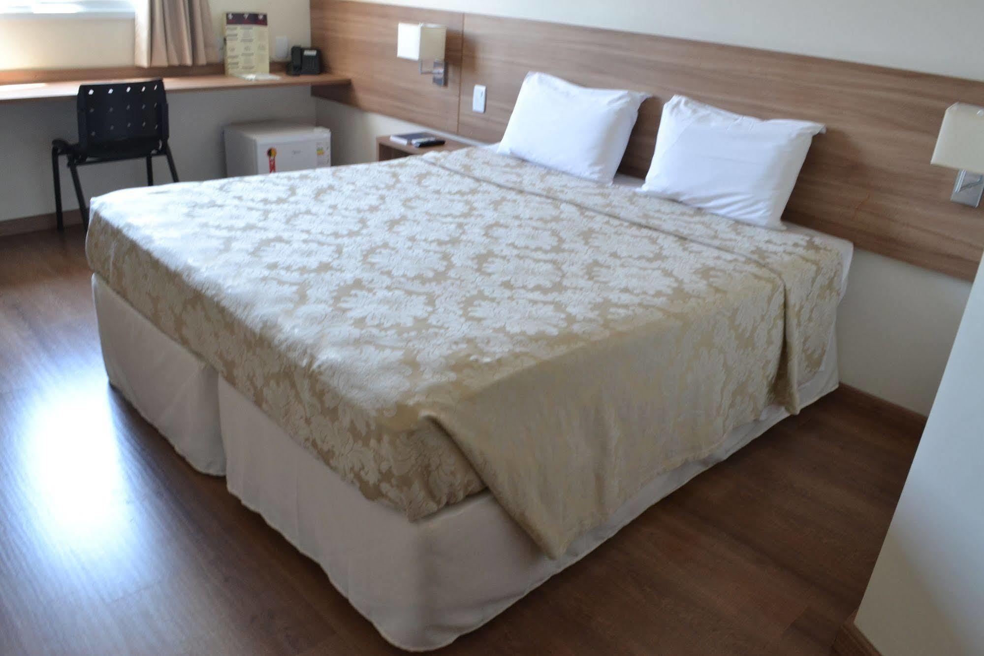 Hotel Malibu Inn กังปินาส ภายนอก รูปภาพ