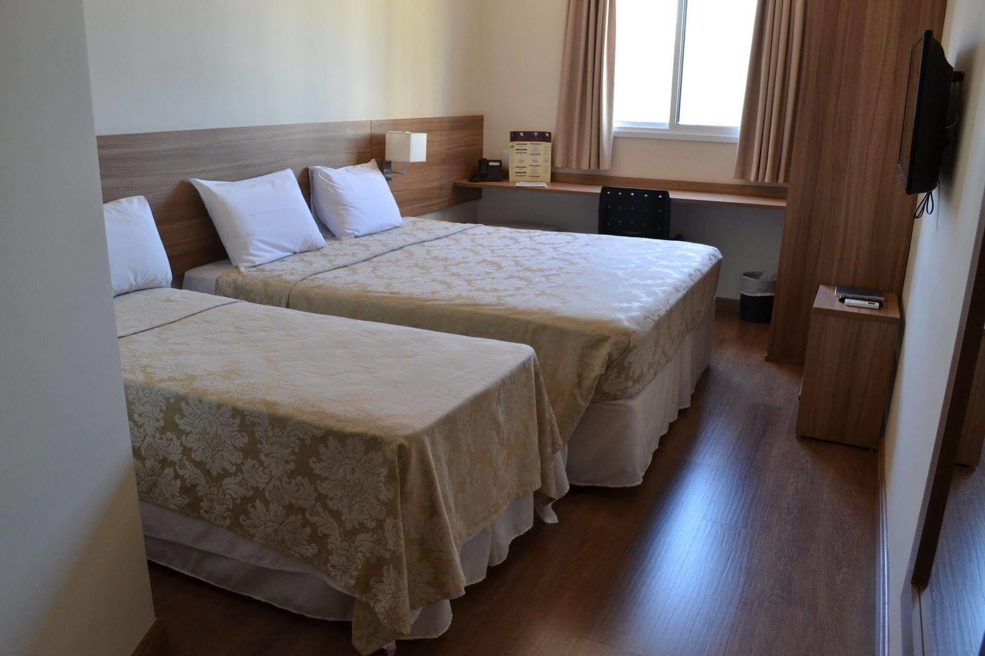 Hotel Malibu Inn กังปินาส ภายนอก รูปภาพ